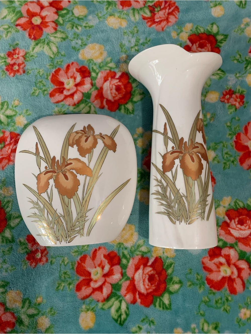 Vintage Royal Iris Fine China Vase Set Tall Fluted & Pillow Style Gold Trim